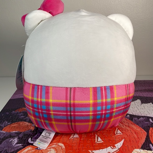 Squishmallows Plaid Preppy Hello Kitty - Picture 3 of 7